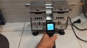 Поршневый вакуумный насос