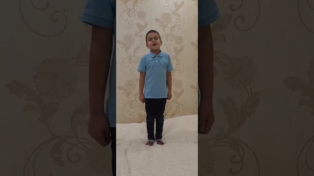 Кто на лавочке сидел, кто на улицу глядел. Новое стихотворение о маме. смотреть онлайн