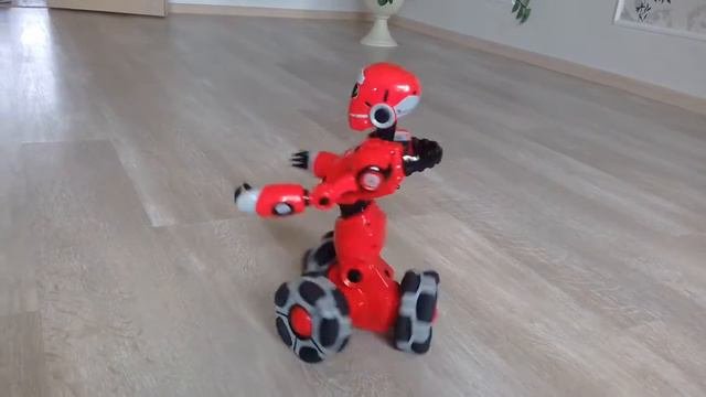 Робот Tribot