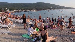 Как выглядит пляж "Солнечный" в Кабардинке?(Российский плыж) Была немного шокирована...