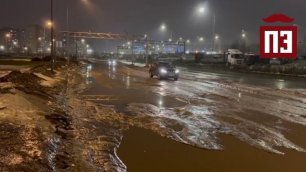 Чудовищная яма распугивает петербуржцев-автомобилистов на въезде на КАД