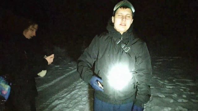 Ночь на кладбище? Выкопанная могила?