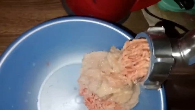 Пельмени из фарша свинины и кальмара смотреть онлайн