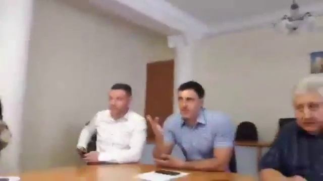 Встреча представителей городской власти с активистами города по вопросу отключения воды. смотреть онлайн