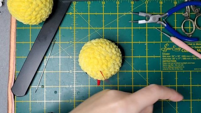 Плюшевый цыпленок крючком. Мастер класс. Вязаные игрушки. смотреть онлайн