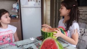 MASAL KARPUZ SLİME YAPTI - Kids pretend play with watermelon slime. Johny Johny Yes Papa Song