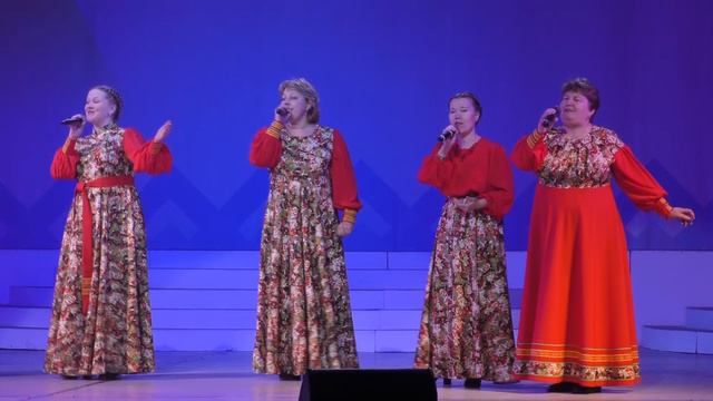 Ансамбль народной песни Хмеляна (г.Шахунья, Нижегородская обл.)_Подъезжали мы под Село