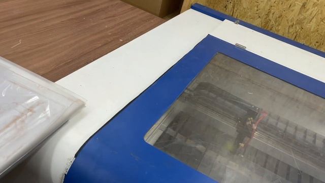 Хотели вскрыть мой гараж болгаркой, но не вышло. смотреть онлайн