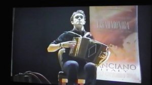 2010г\италия 1й межд конк гармонистов грает итальянец\номер 2\гармонь 2хрядка мини\снимал \в\камеро