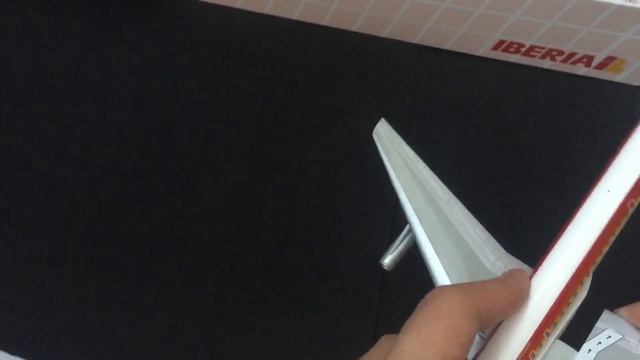 DC-8-63 Iberia обзор модели в масштабе 1/200 смотреть онлайн