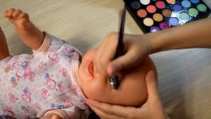 Обзор куклы Бэби Борн.  Делаем макияж Бэби Борну. Browse dolls Baby born. Making makeup Baby born.