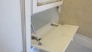 Откидной фасад с доводчиком на закрывание