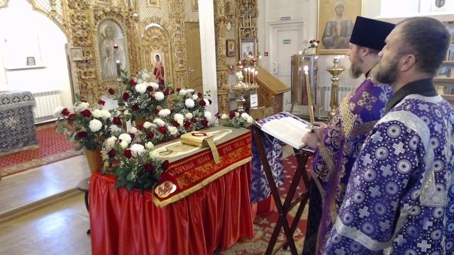 Вечерня с выносом Плащаницы. Утреня с чином погребения Плащаницы