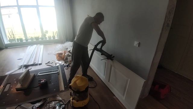 Установка межкомнатных дверей ВФД. Врезка замков и ответной планки. Краткий обзор инструмента. смотреть онлайн