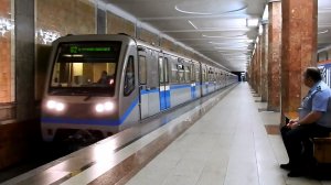 Москва. Метропоезд «Русич» на станции «Красносельская». 25 сентября 2022