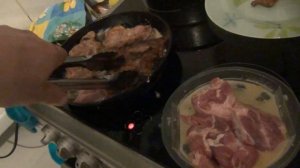 Мясо жарим с использованием - Крахмал расширяет волокна мяса и запечатывает Вырезка, филей Грудинка