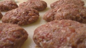 Сочные котлеты со сливочным маслом внутри