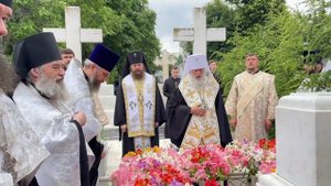 М.Агафангел совершил панихиду в Успенском монастыре