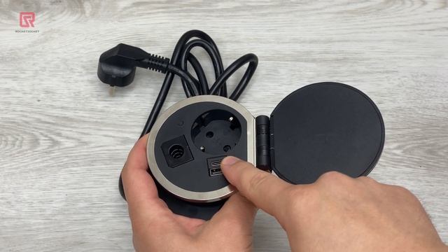 AM-51-1EU2AC1N1Q-12 - Розетка встраиваемая EU + 2USB Type A+C + беспроводная зарядка смотреть онлайн