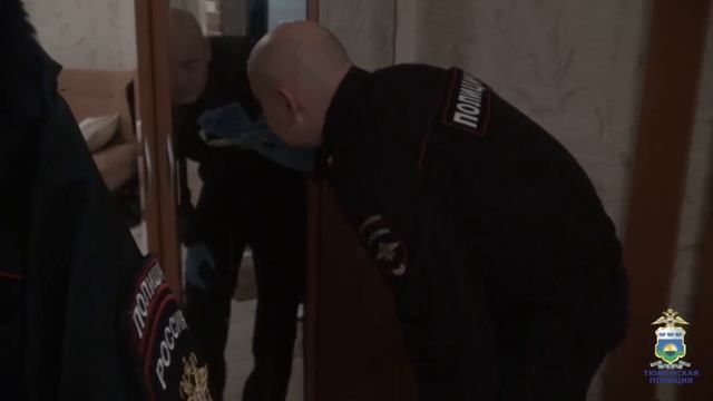 Полицией Тюмени за разбой с применением ножа и пневматического пистолета задержаны шесть граждан