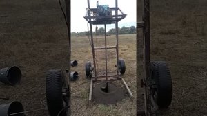 Бурение сваи под фундамент. Самодельная бурильная установка со съёмными шнеками.