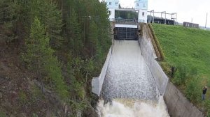 Спуск воды из Чусовой в водохранилище