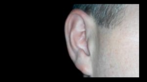 Шевелить ушами  легко