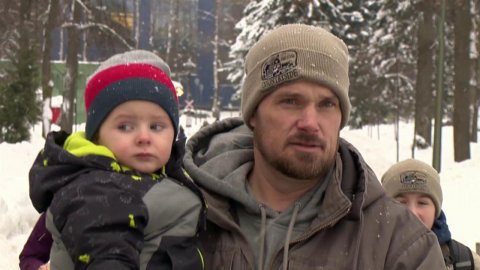 Многодетная семья из Канады сбежала в Россию ради будущего своих детей