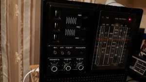 Радиоприёмник Tecsun PL-880 после ремонта. Приём на длинных волнах 198 кГц.