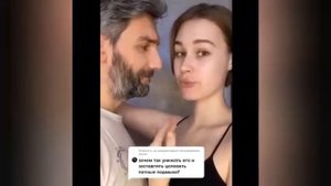 ЖЕНЩИНА МОЕТ НОГИ МУЖЧИНЕ, ВСЯКО ЛУЧШЕ ЧЕМ ЦЕЛОВАТЬ ПОТНЫЕ ПОДМЫХИ ЖЕНЩИНЫ))...