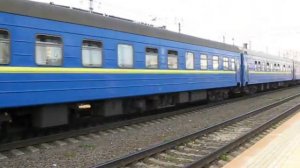 ЧС7-270 с поездом № 55 отправляется с Киевского вокзала