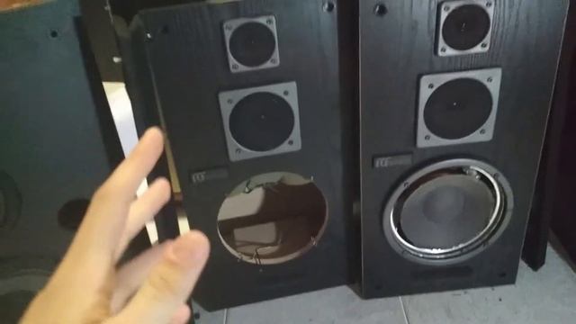 Trash picked stuff for March: free RCF speakers, amplifiers and others! смотреть онлайн