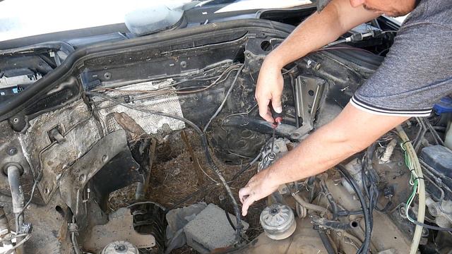 Mercedes Benz W124 - How to fix the play in the steering box DIY tutorial S124 T124 смотреть онлайн