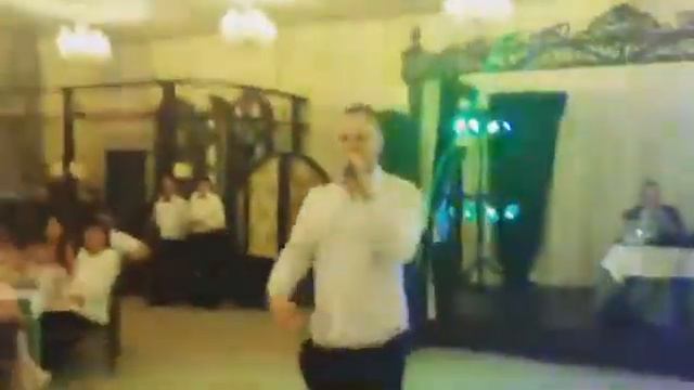 Парень круто зачитал на свадьбе! Фристайл на свадьбе у сестры! Рэп на свадьбе! #MFYRND смотреть онлайн