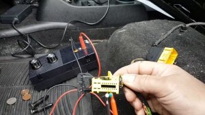 Citroen C4 Picasso Airbag light on error E607. Fault finding and repair.