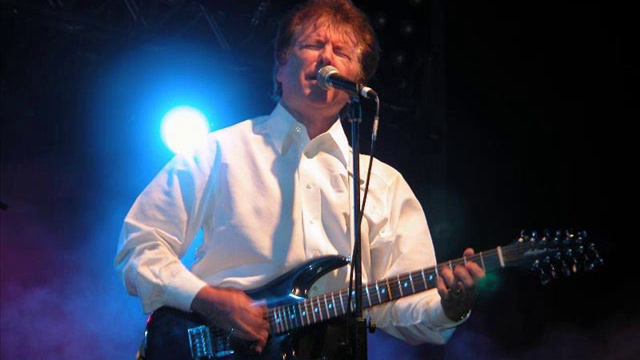 MIKE PENDER (SEARCHERS) -TRUE LOVE WAYS.wmv смотреть онлайн