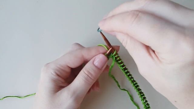 Набор петель на спицы, замыкание вязания в круг, вязание по кругу резинки 2*2 смотреть онлайн