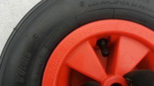 Европейское колесо Д-310 мм с бескамерной надувной шиной 3.50-6 DELI TIRE без подшипников