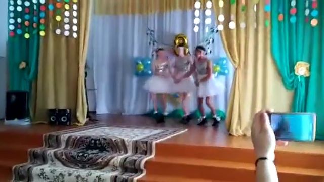 Поздравление от мальчиков 9 класса смотреть онлайн