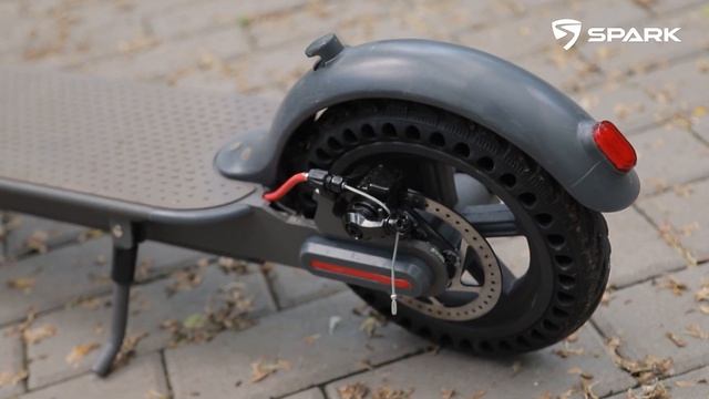 МОЇ ПЕРШІ ПОКАТУШКИ НА ЕЛЕКТРОСАМОКАТІ SPARK RIDER 8,5″ смотреть онлайн