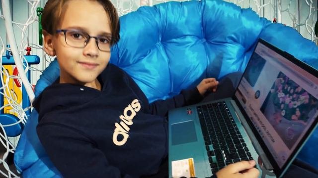 ПОЗДРАВЛЕНИЕ С 8 МАРТА! Простая песенка. #поздравление #8марта #девочкам #рекомендации #fyp
