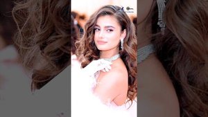 Taylor Hill  - Young and Beautiful Instagram supermodels