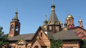 Колокольный звон на колокольне храма Петра и Павла в Ильинском