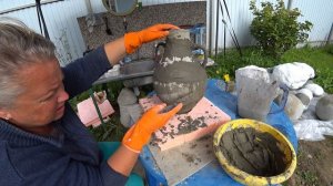 Декоративная амфора для сада из воздушного шарика и плиточного клея моими руками