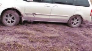 Mazda MPV 4WD Off Road FAIL !