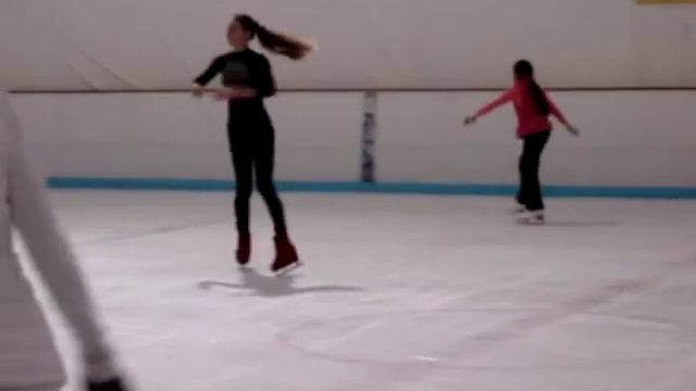 Марченко Татьяна Первые шаги в фигурном катании смотреть онлайн