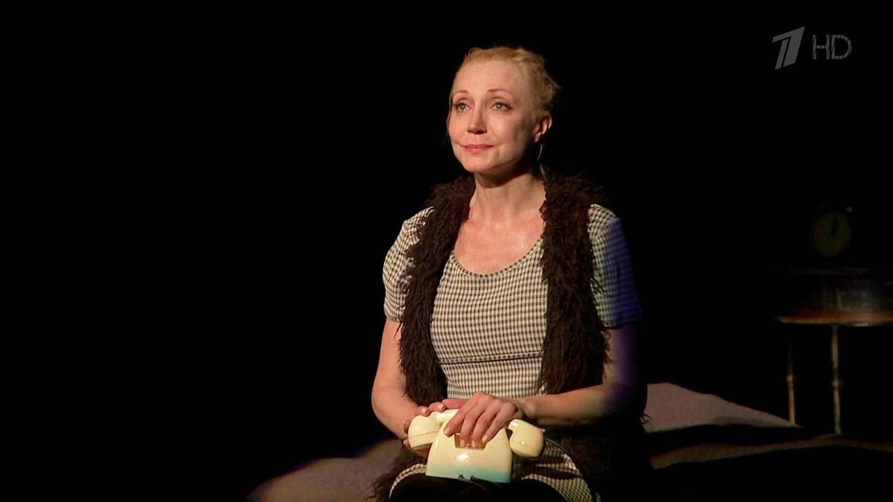 На сцене легендарного "Современника" главную роль ...е "Двое на качелях" исполнит Кристина Орбакайте
