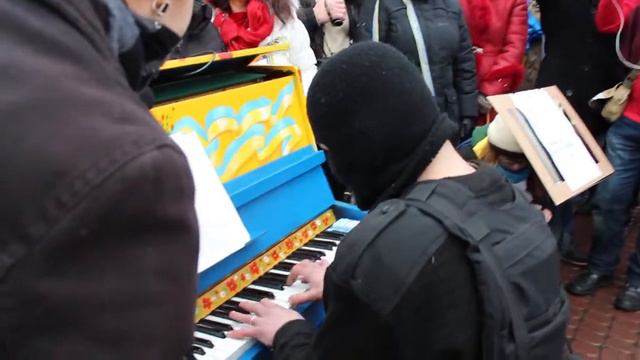 2. Piano Extremist играет на пианино в Днепропетровске 16.02.2014 смотреть онлайн