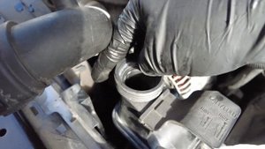 BMW E46 Expansion tank removal and replacement, PLUS how to bleed the cooling system properly