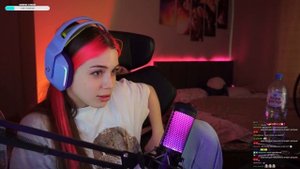 акулич расказала как ее друг тянул за лямку трусов